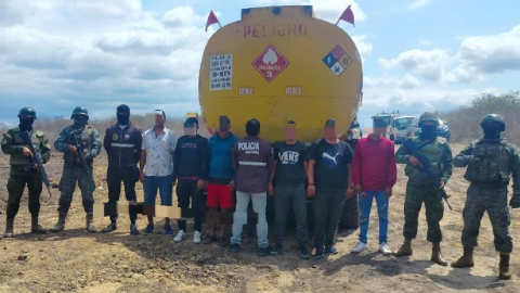 La Policía Nacional detuvo a seis personas por robo de combustible en poliducto, en Santa Elena.