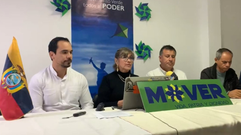 La directiva del movimiento Mover, exAlianza PAÍS, en una rueda de prensa en Quito, el 3 de enero de 2024.