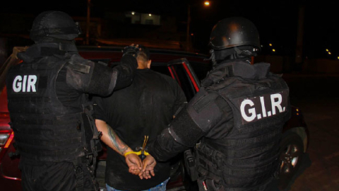 Imagen referencial de una persona detenida por la Policía.