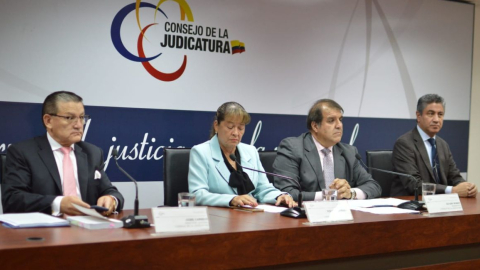 El presidente del Consejo de la Judicatura, Álvaro Román (2derecha) y los vocales de la institución en una rueda de prensa el 5 de febrero de 2024.