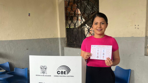 Diana Carnero, concejal de Naranjal, en las elecciones presidenciales el 15 de octubre de 2023.