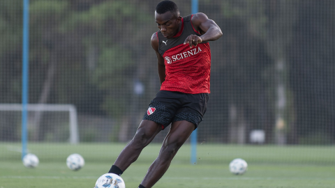 Jhonny Quiñónez, durante un entrenamiento con Independiente, en Buenos Aires, el 18 de enero de 2024.