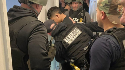 Policías de Nueva York detienen al venezolano que disparó en Times Square.