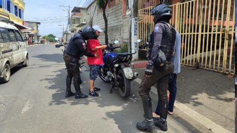 Imagen de referencia sobre un operativo policial en Guayaquil el 12 de febrero de 2024.