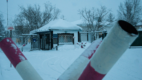 Esta fotografía tomada el 23 de enero de 2024 muestra la colonia penitenciaria IK-3 en la aldea de Kharp, ubicada sobre el Círculo Polar Ártico, a más de 1.900 kilómetros (1.200 millas) al noreste de Moscú, donde murió el líder de la oposición rusa Alexei Navalny.