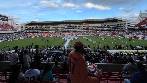 El estadio Rodrigo Paz Delgado mientras canta Papaya Dada, 17 de febrero de 2024.