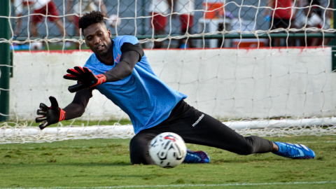 Alexander Domínguez, durante un entrenamiento con Liga de Quito, el 28 de febrero de 2024.