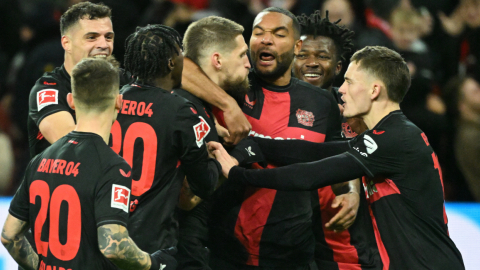 Los jugadores del Bayer Leverkusen celebran el 2-1 ante el Mainz 05, por la Bundesliga, este 23 de febrero de 2024.