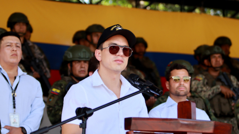 El presidente Daniel Noboa en una ceremonia militar en Salinas el 23 de febrero de 2024.