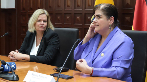 La ministra del Interior de Alemania, Nancy Faeser, y su par de Ecuador, Mónica Palencia, reunidas en Quito el 29 de febrero de 2024.