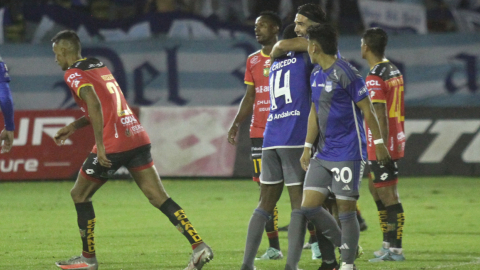 Facundo Castelli festeja su gol en el partido de Emelec ante Deportivo Cuenca, el 2 de marzo de 2024.