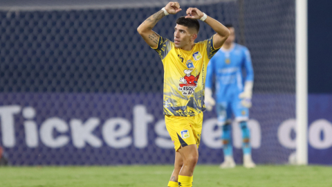 El jugador Braian Oyola durante el partido entre Deportivo Cuenca y Delfín por Copa Sudamericana, el 6 de marzo de 2024.