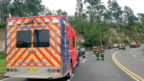 Equipos de emergencia del Cuerpo de Bomberos de Quito atendieron una emergencia en la av. Interoceánica, el 2 de marzo de 2024.