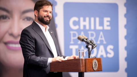 El presidente de Chile, Gabriel Boric, en un acto por el Día de la Mujer.