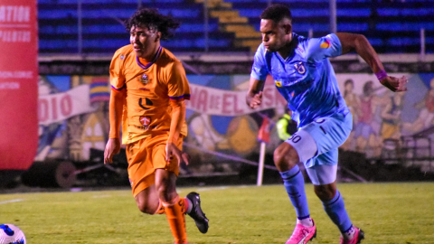 Ismael Díaz, de Católica, durante el partido ante Libertad, en Loja, el lunes 11 de marzo de 2024.