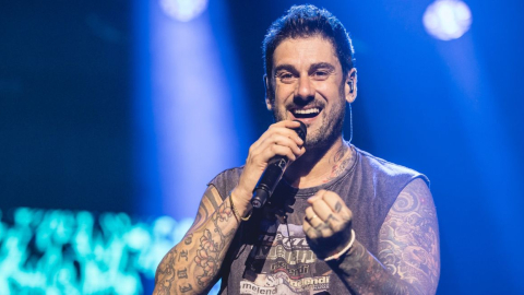 El cantante español Melendi dará un concierto en Ecuador, como parte de su gira  '20 Años Sin Noticias'.