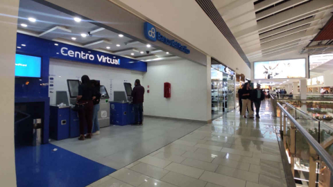 Imagen referencial de una agencia bancaria en el norte de Quito.