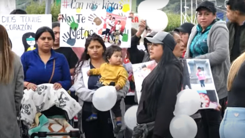 Una manifestación por crimen de dos niñas en Tulcán en febrero de 2024.