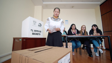 Este 21 d eabril de 204 se realizará la consulta popular y referendo.