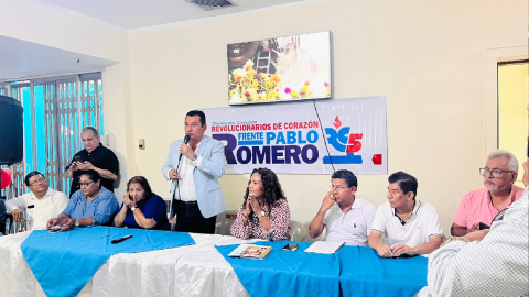 Pablo Romero, exfuncionario de la Senain, en un acto de campaña del correísmo en septiembre de 2023.