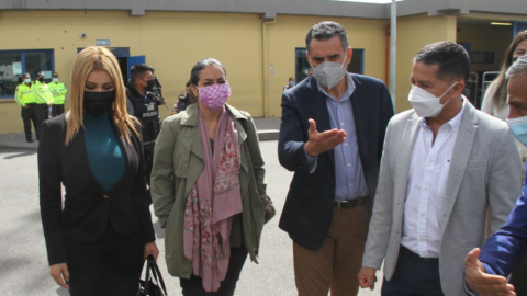 Claudia Garzón y Myriam Delgado, en la cárcel de Latacunga, el 21 de diciembre de 2021.