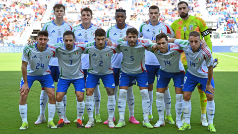 Los jugadores de la selección italiana posan para una foto antes de un amistoso en Florida, el 21 de marzo de 2024.