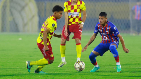 Deportivo Quito se enfrenta ante Aucas en la Noche Azulgrana, este 23 de marzo de 2024.