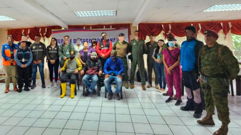 Varias instituciones de emergencia de Ecuador participaron en el rescate de tres ciudadanos extraviados en el Parque Nacional Cotopaxi.