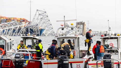 Equipos de búsqueda en el puente de Baltimore, Estados  Unidos, el 26 de marzo de 2024.