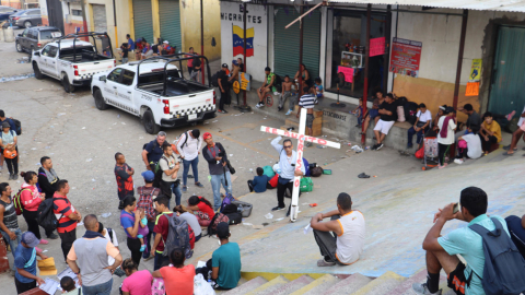 Migrantes ecuatorianos y latinoamericanos han emprendido una nueva caravana o viacrucis en el sur de México, el 24 de marzo de 2024.