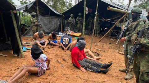 Las Fuerzas Armadas encontraron campamentos, herramientas y hasta armamento.