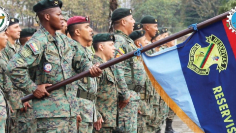 Reservistas de las Fuerzas Armadas de Ecuador.