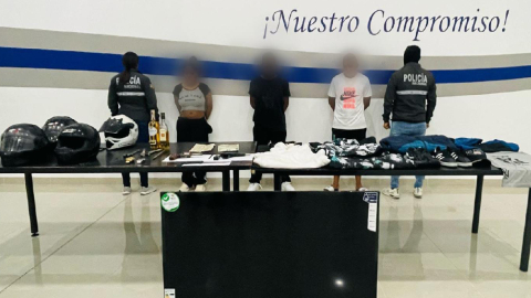 Tres presuntos miembros de Los Lobos fueron detenidos en Quito.