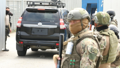 Llegada del exvicepresidente Jorge Glas a la cárcel La Roca, el 6 de abril de 2024, tras haber sido detenido un día antes en la Embajada de México, en Quito. 