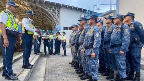 Agentes de la ATM controlarán el tránsito en Guayaquil por los apagones el 18 de abril de 2024. 