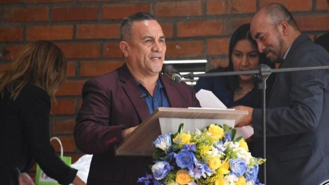 José Sánchez, alcalde de Camilo Ponce Enríquez, en un evento del 1 de febrero de 2024.