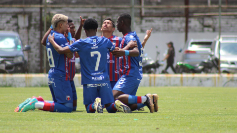 Jugadores del Deportivo Quito, durante la Noche Azulgrana, el 13 de abril de 2024.