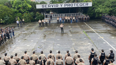 Imagen referencial de policías antes de iniciar un operativo, el 24 de abril de 2024.