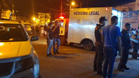 Operativo policial en una clínica de rehabilitación ilegal en el suroeste de Guayaquil, el 28 de abril de 2024.