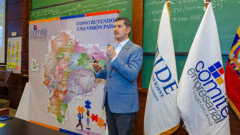 Miguel Ángel González, presidente saliente del Comité Empresarial Ecuatoriano, en una conferencia el 12 de abril de 2024.