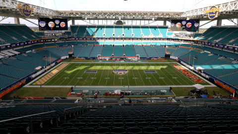 Imagen panorámica del Hard Rock Stadium, un escenario multiusos en el que se juega tenis, fútbol americano, fútbol y se realizan conciertos. Aquí se jugará la final de la Copa América, el 14 de julio de 2024.