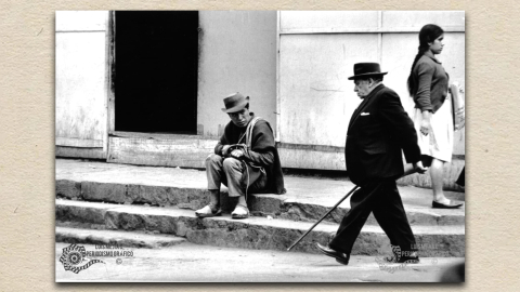 Fotografía de tres habitantes de Quito en 1968.