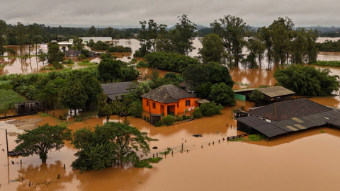 Vista aérea muestra un área inundada de Capela de Santana, estado de Rio Grande do Sul, Brasil, el 2 de mayo de 2024.