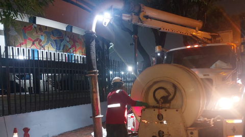 Foto referencial de los trabajos que realiza Interagua en Guayaquil.