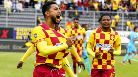 Jeison Medina celebrando su gol ante Libertad, 5 de mayo de 2024.