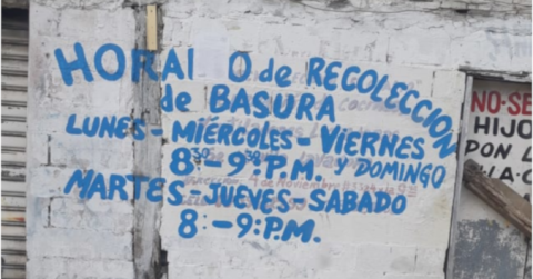 En el barrio La Chala, los moradores se unieron para controlar que no se formen botaderos de basura en las esquinas. 