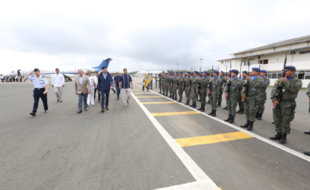 El Vicepresidente en el Aeropuerto Eloy Alfaro.