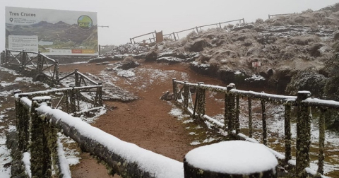 Mirador Tres Cruces amaneció cubierto de nieve, el 21 de agosto.