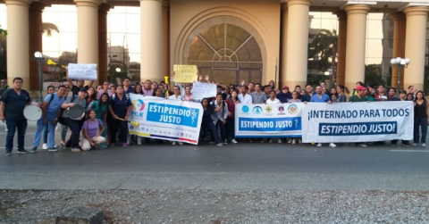 En Guayaquil, los estudiantes recorrieron la Av. Francisco de Orellana al norte de la ciudad. 