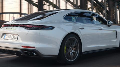 Apertura Porsche panamera